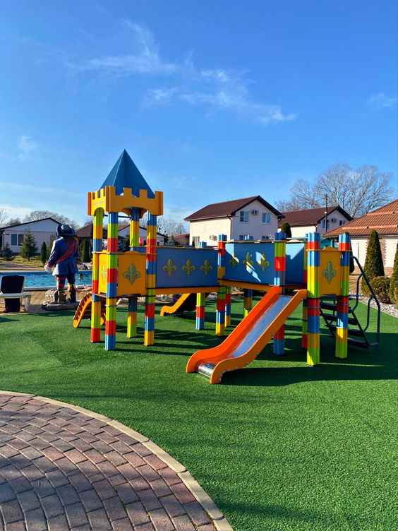 Is Artificial Grass Safe for Dogs and Children? Atificial Grass